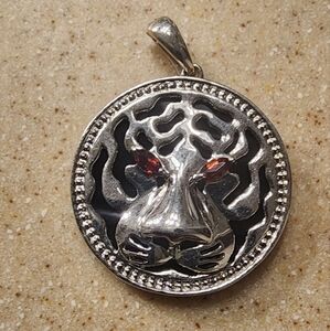 Gorgeous jaguar/lion/tiger pendant